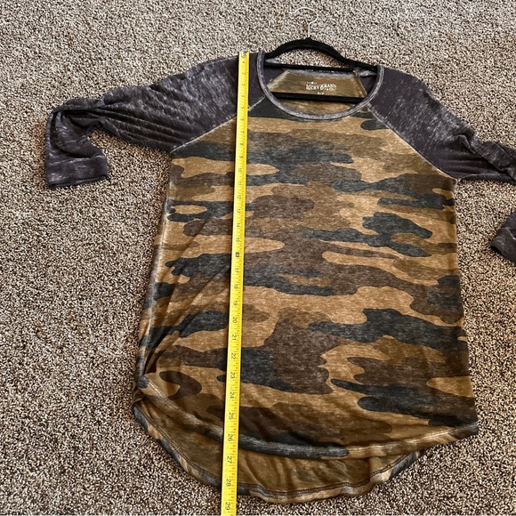 Lucky Brand Camouflage woman’s Long Sleeve Tee size small Outdoor Country Life - Picture 5 of 5